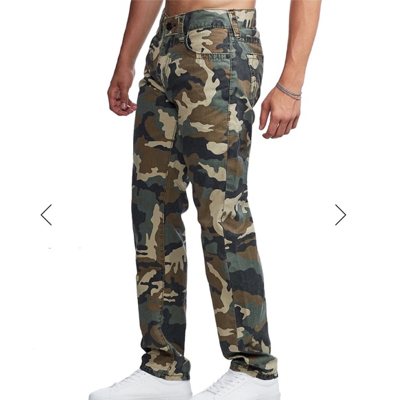 True Religion Men’s Camo Print Relaxed Slim Jeans - Picture 4 of 5